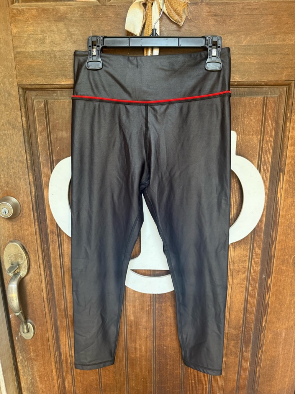Zyia Black Metallic Sweetheart Leggings, VEUC, size 8/10
